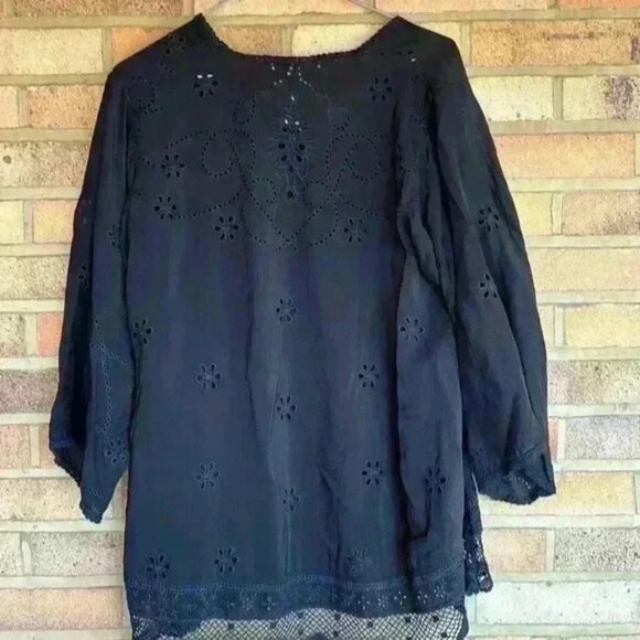 Johnny Was Black 3/4 Sleeve embroidered eyelet tunic style peasant blouse - Picture 7 of 10
